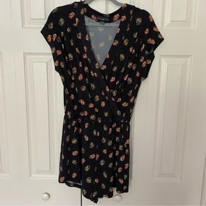 Romper Black Shorts Simply Styled Feather with Pockets